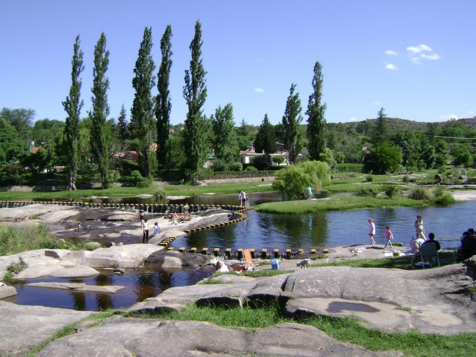 Río y paisaje serrano de Cabalango